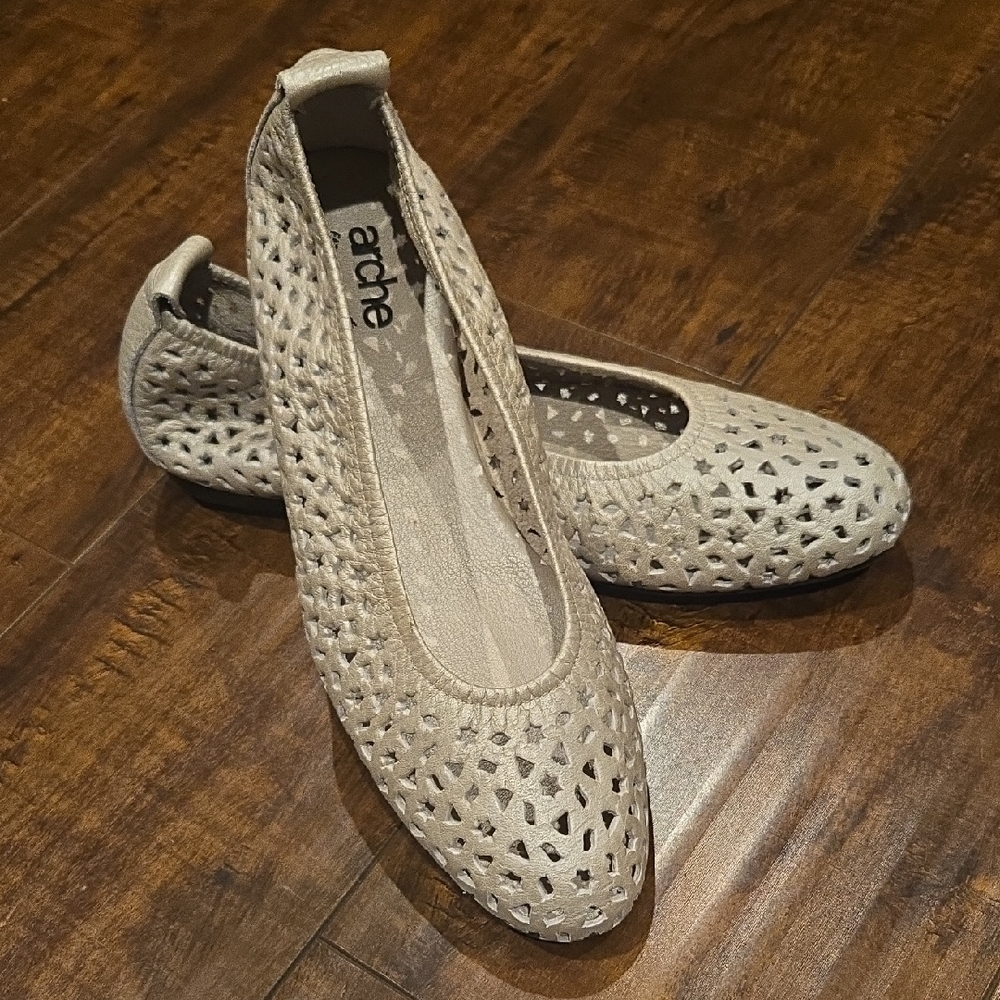 Arche Women's Beige Perforated Flats